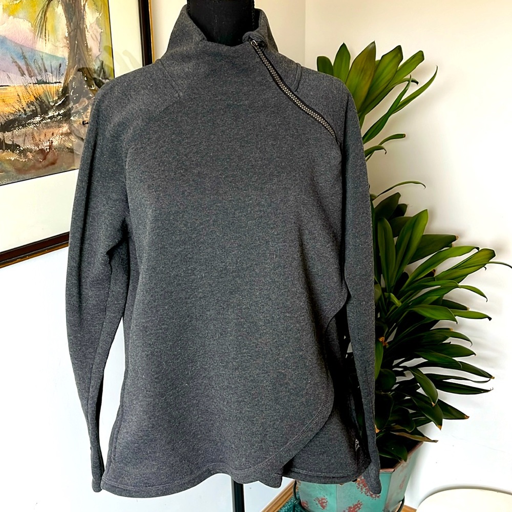 Women’s Tulip Hem sweater Fleece pullover